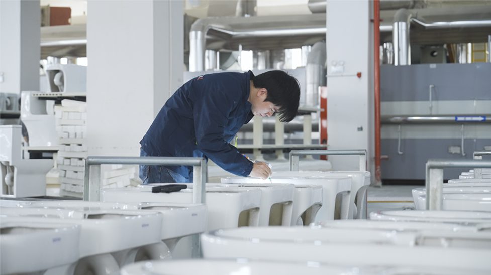 Factory QC photo checkpoint for bathroom products